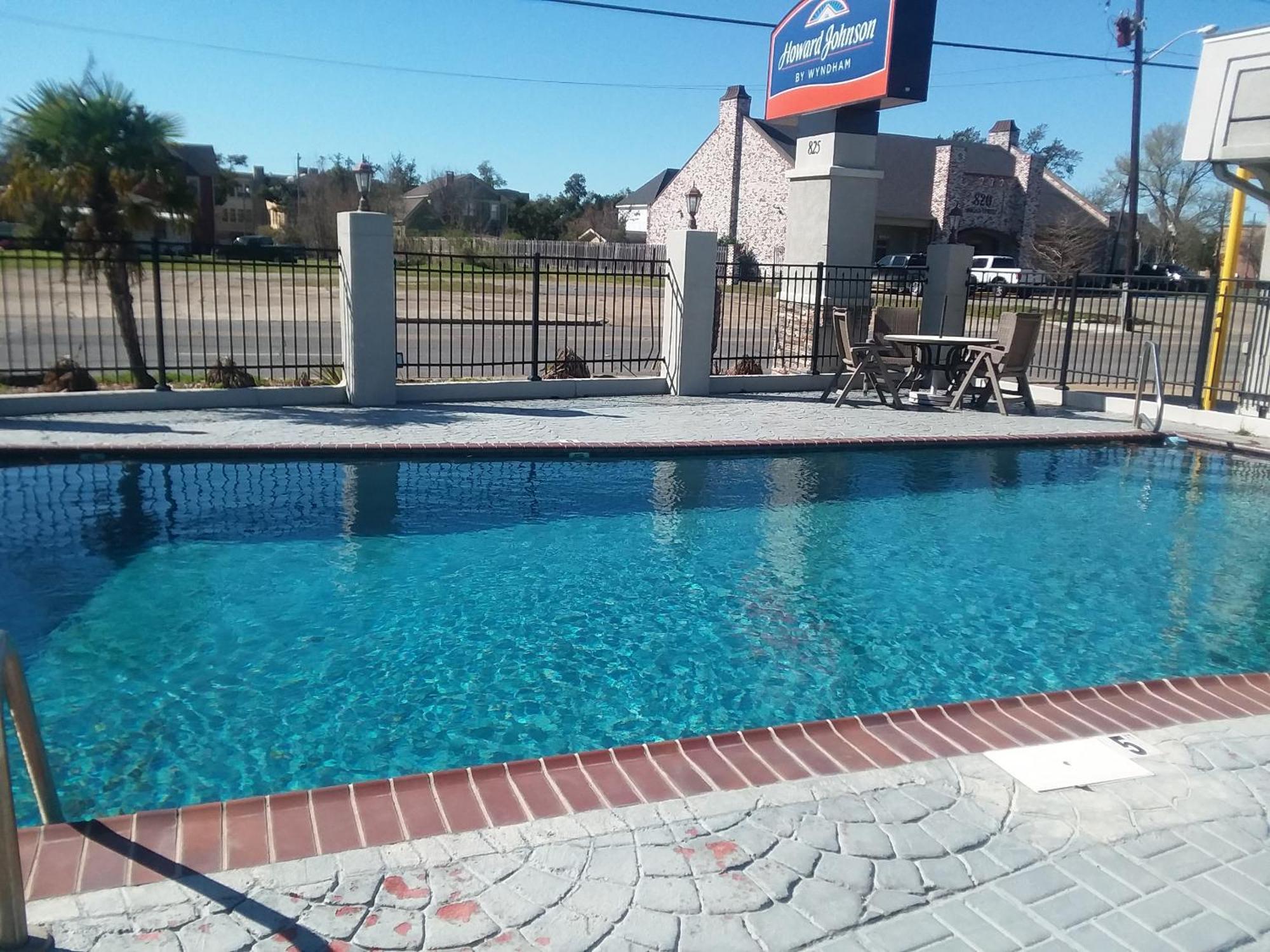 Howard Johnson By Wyndham Historic Lake Charles Zewnętrze zdjęcie